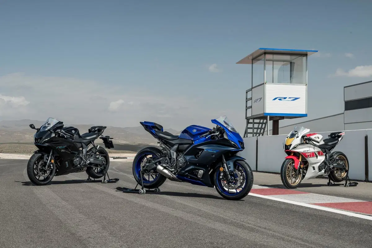 Yamaha R7 (2)