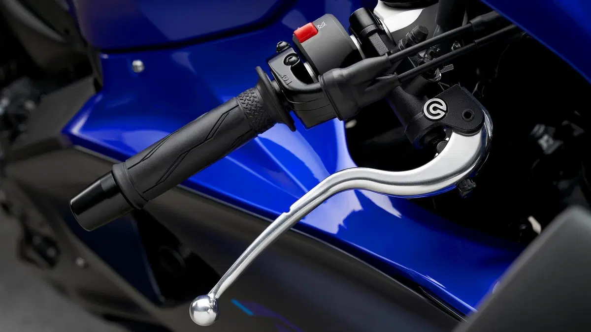 Yamaha R7 (3)
