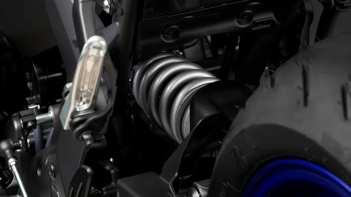 Yamaha R7 (6)