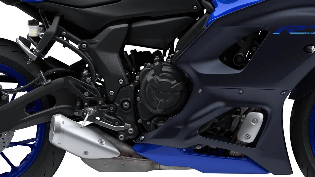 Yamaha R7 (10)