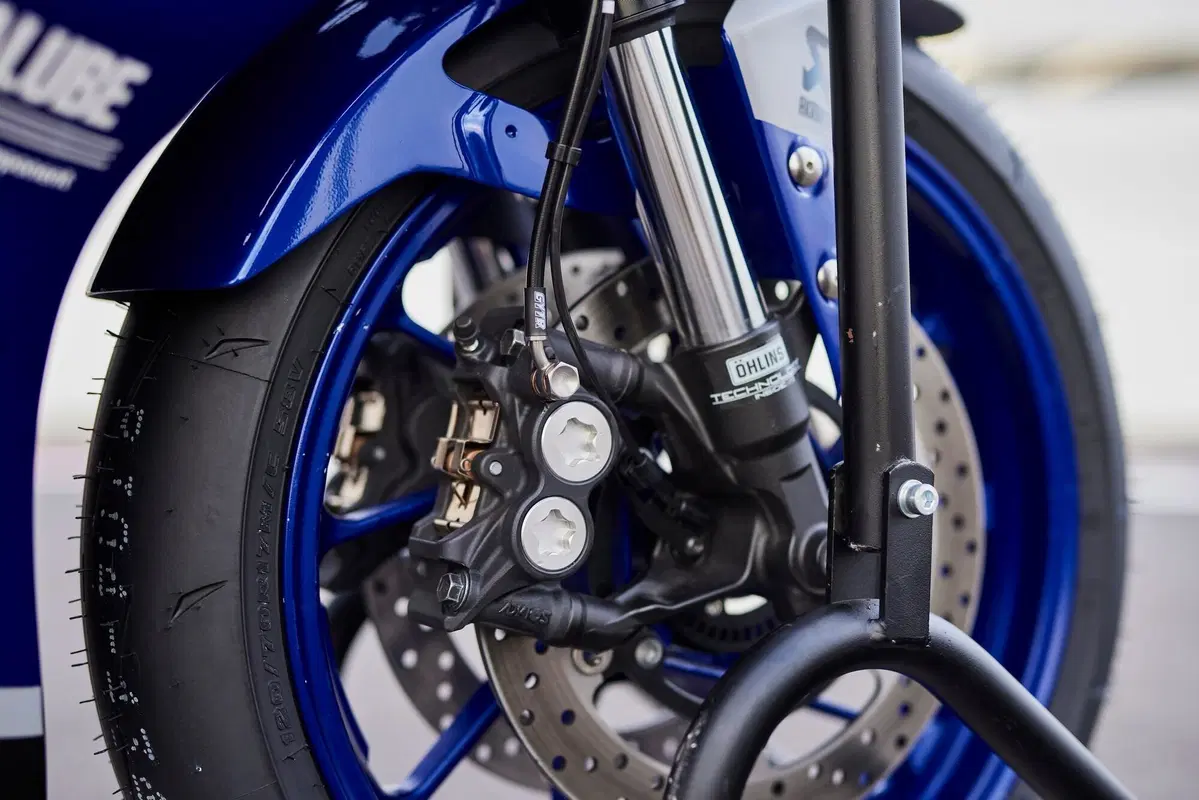 Yamaha R7