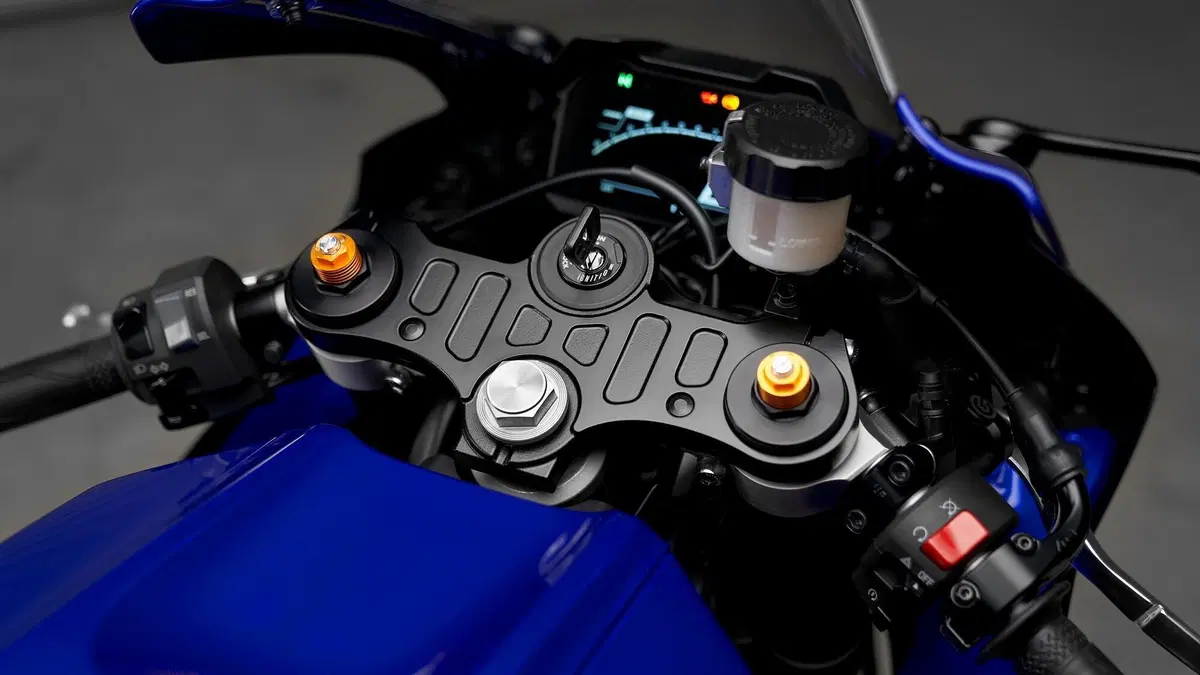 Yamaha R7 (11)