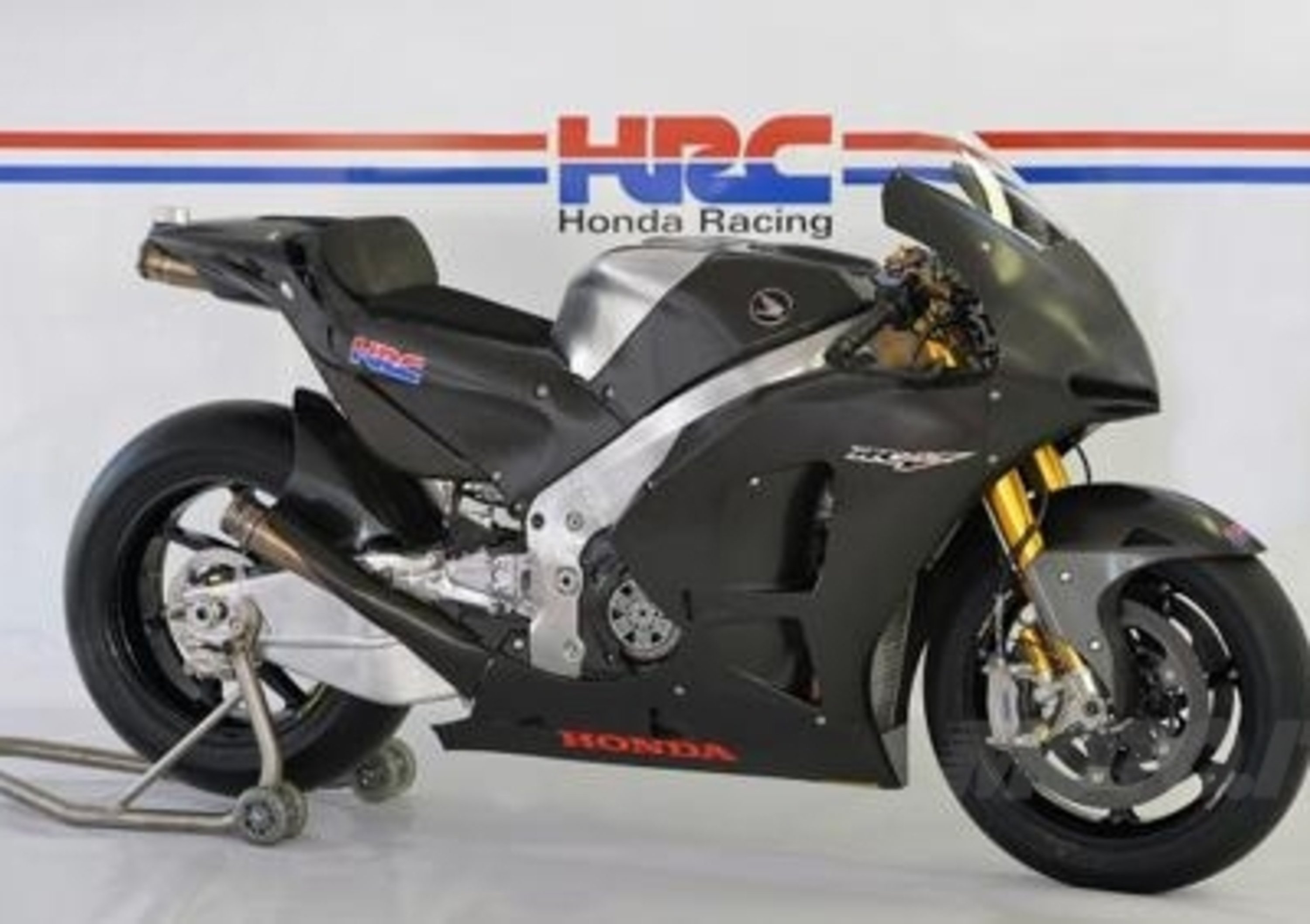 Honda presenta la moto clienti RCV1000R
