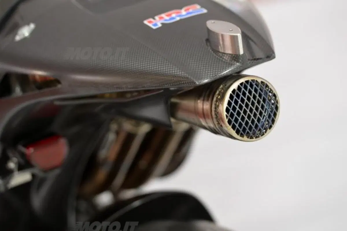 Honda presenta la moto clienti RCV1000R (3)