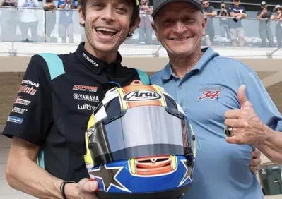 Valentino Rossi e la top 11 dei suoi caschi. Ma il dono di Kevin Schwantz è insuperabile