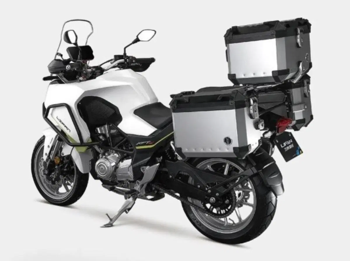 Lifan KPT400. L'adventure un po' Pan America (3)