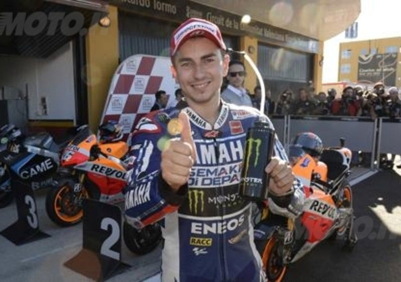 MotoGP. Lorenzo chiude in testa il warm up