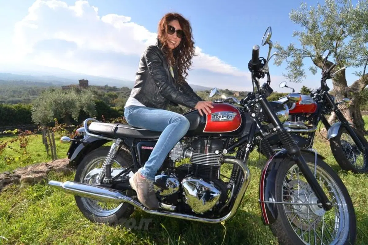 Vendemmia in Sicilia nelle tenute Tasca d'Almerita. Un sogno da Gattopardo... ma in moto! (3)
