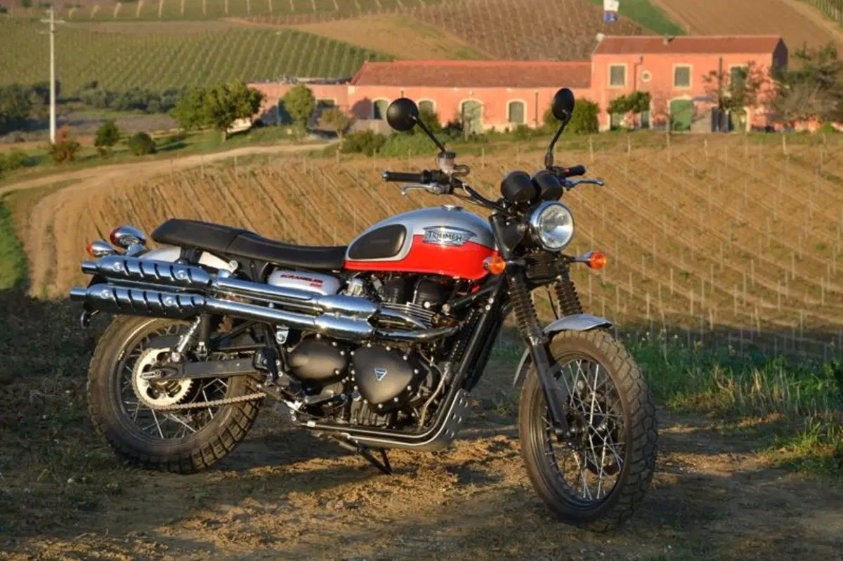 Vendemmia in Sicilia nelle tenute Tasca d'Almerita. Un sogno da Gattopardo... ma in moto! (8)