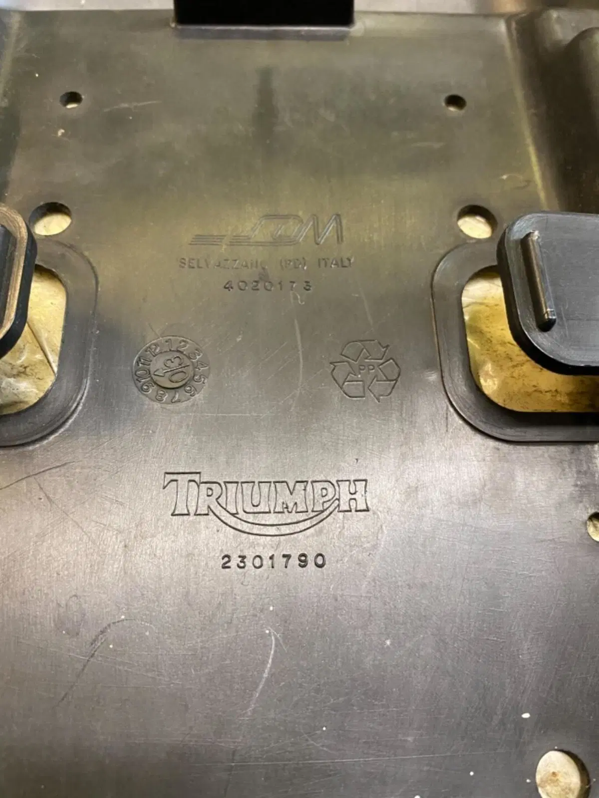 Sella Triumph Bonneville (2)