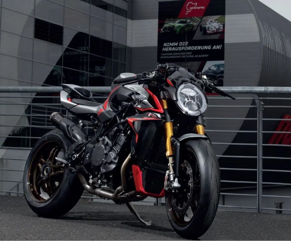 MV Agusta Brutale 1000 Nurburgring 2022. In serie limitata (7)