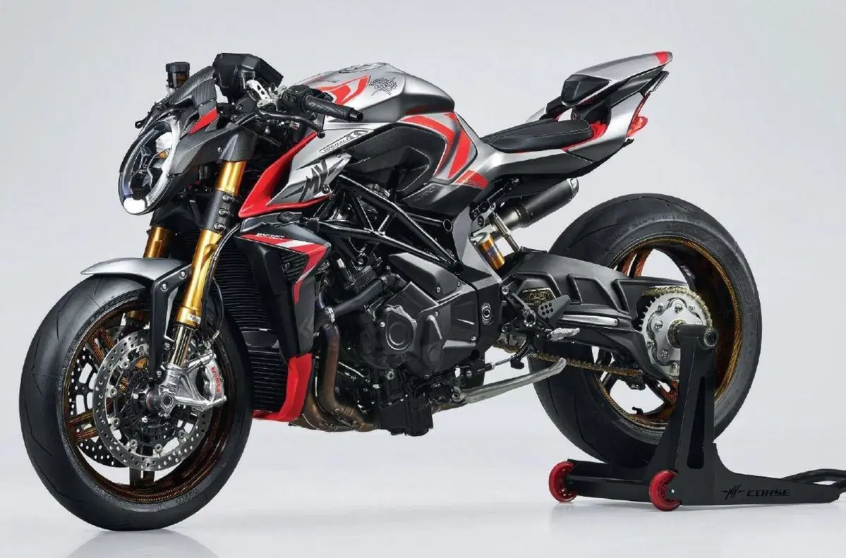 MV Agusta Brutale 1000 Nurburgring 2022. In serie limitata (2)