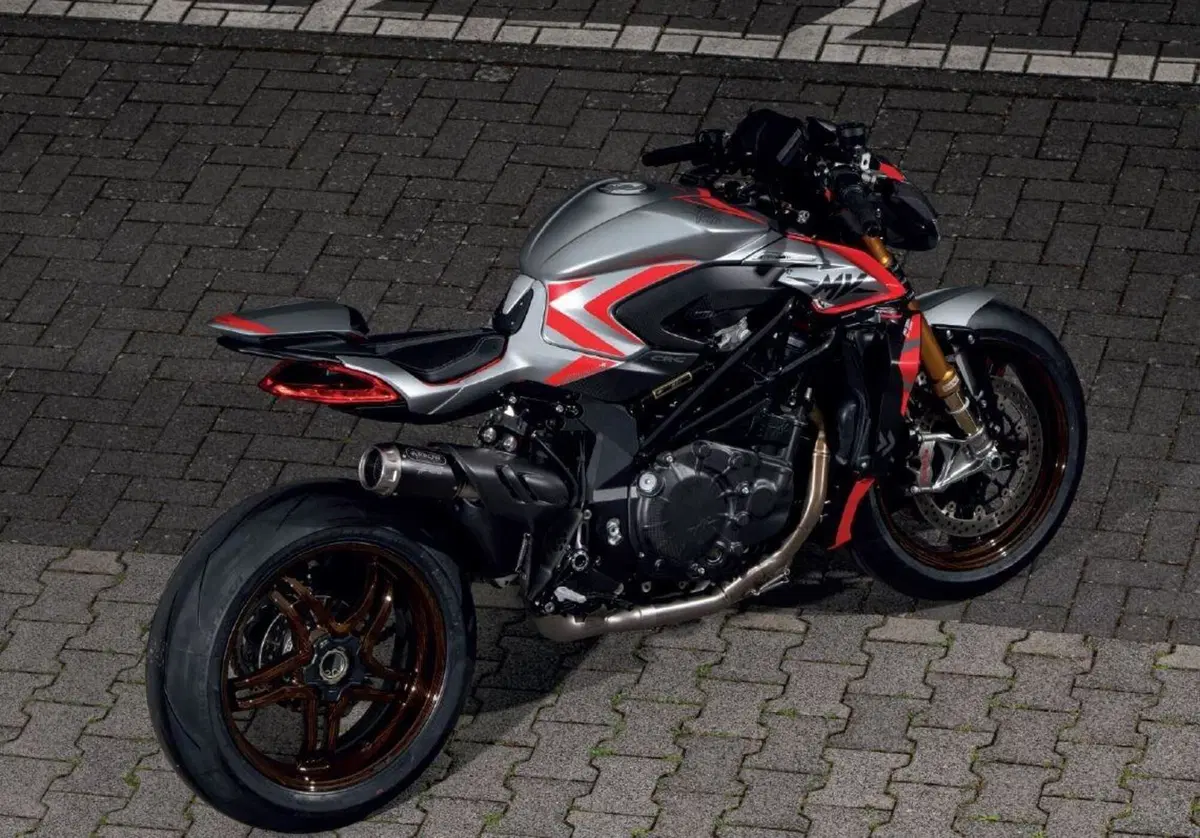 MV Agusta Brutale 1000 Nurburgring 2022. In serie limitata (6)