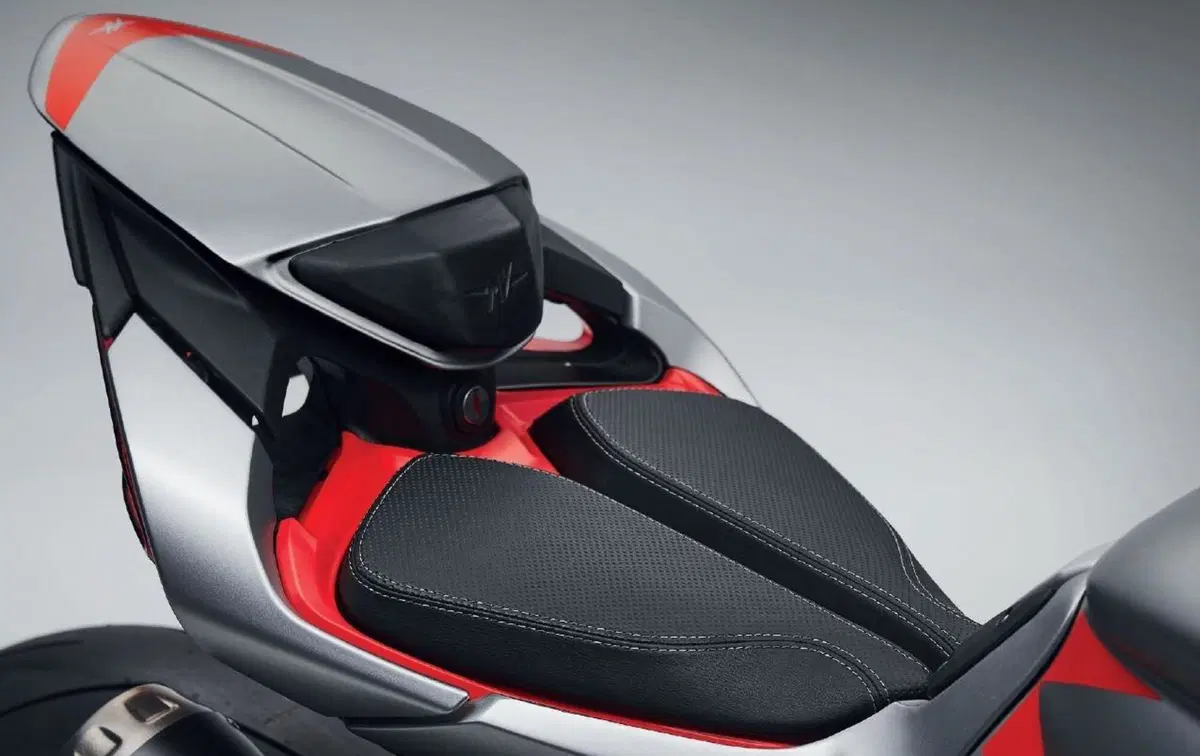 MV Agusta Brutale 1000 Nurburgring 2022. In serie limitata (17)