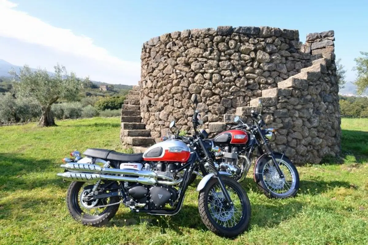 Vendemmia in Sicilia nelle tenute Tasca d'Almerita. Un sogno da Gattopardo... ma in moto! (31)