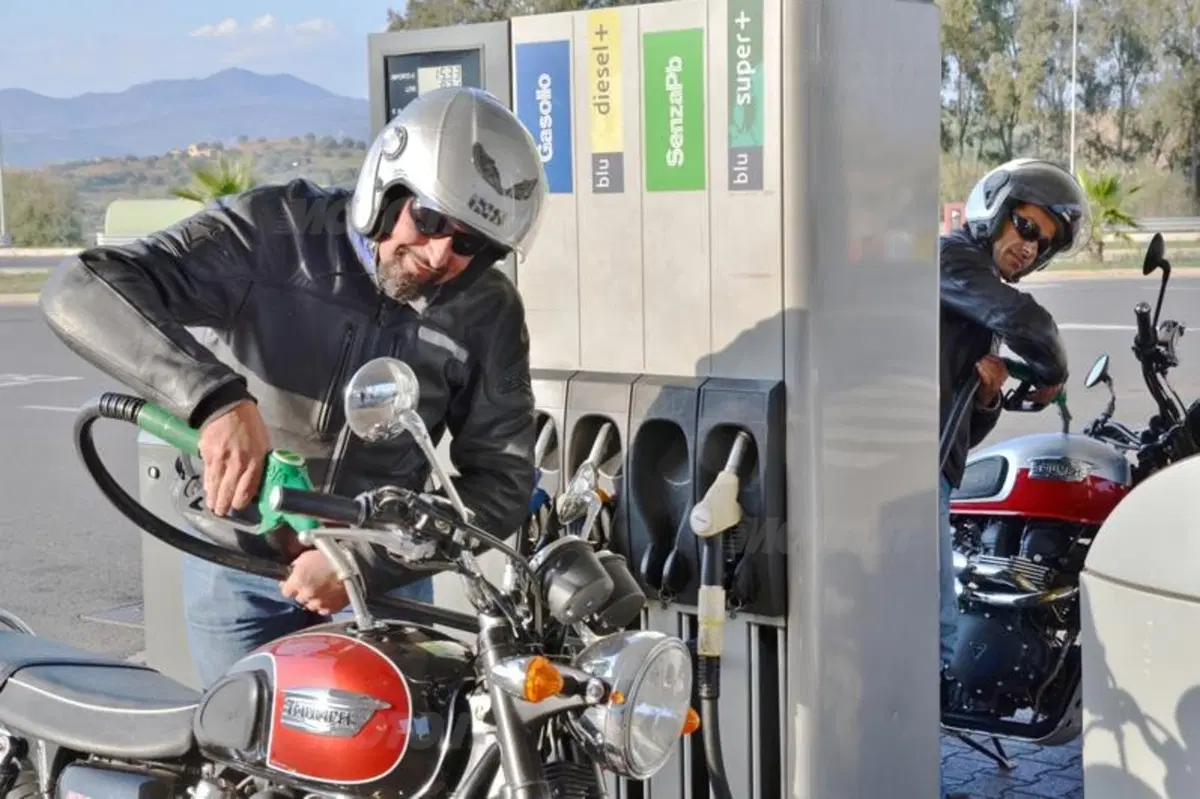 Vendemmia in Sicilia nelle tenute Tasca d'Almerita. Un sogno da Gattopardo... ma in moto! (36)