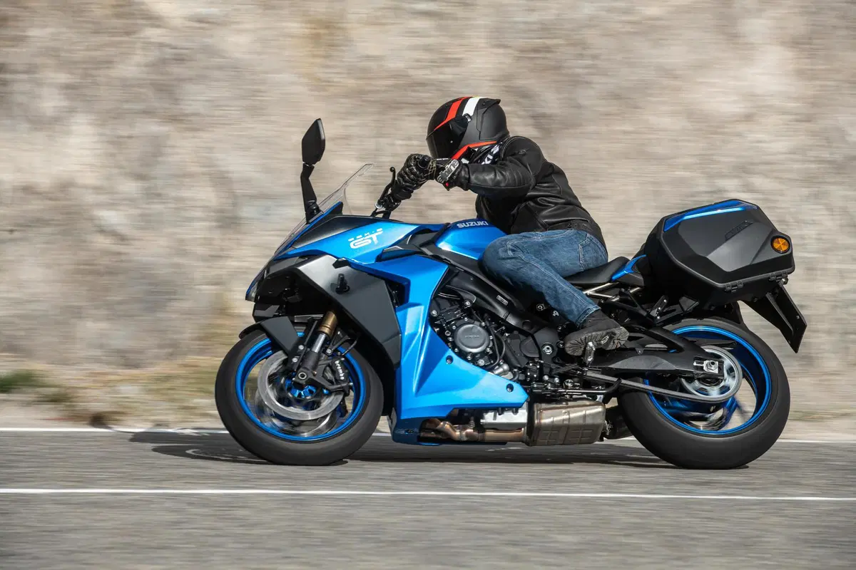 Suzuki GSX-S1000GT. Bentornata, Sport Touring! (7)