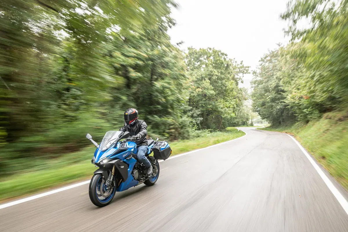 Suzuki GSX-S1000GT. Bentornata, Sport Touring! (3)