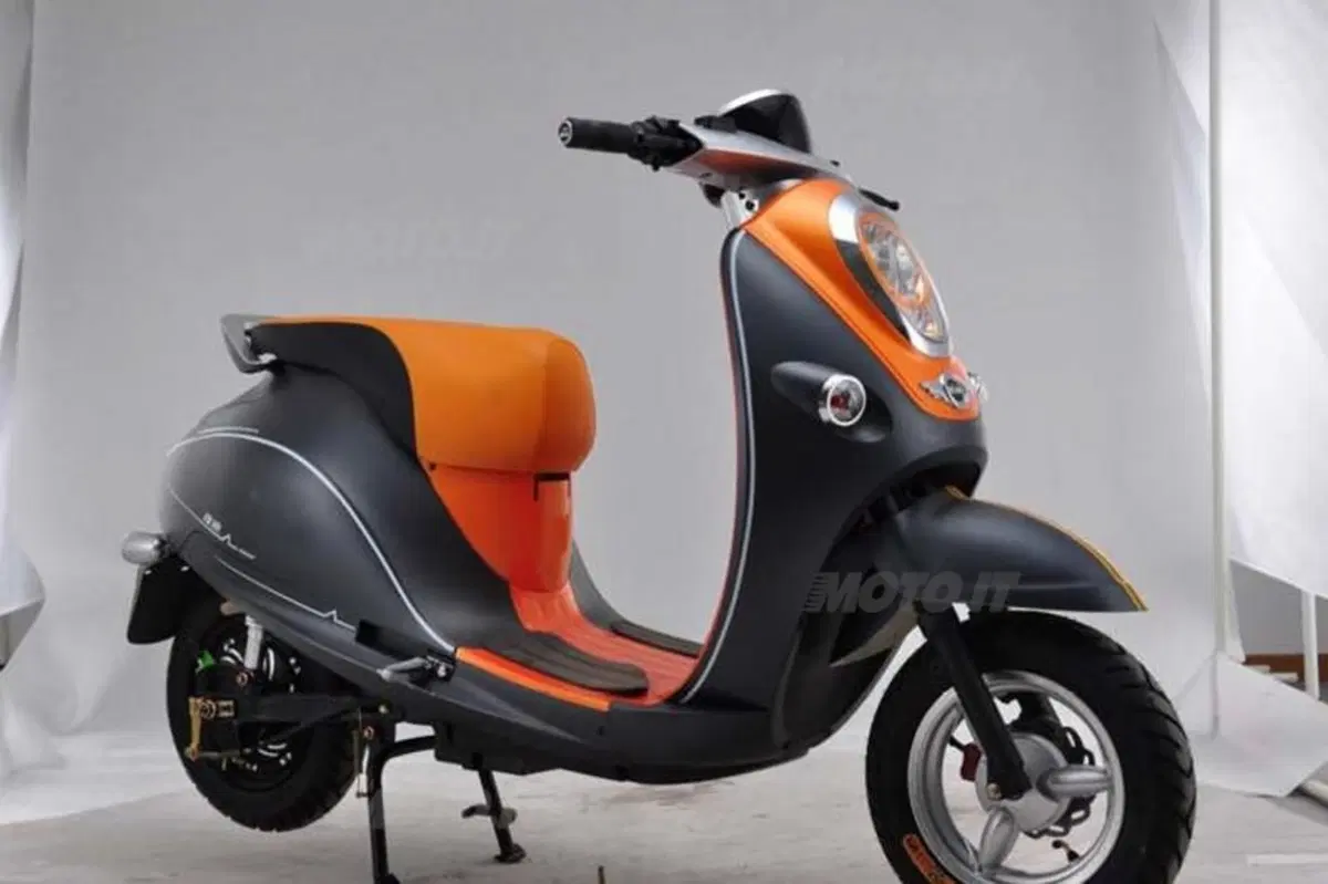 EICMA 2013: Le novità Yadea presentate a Milano (17)