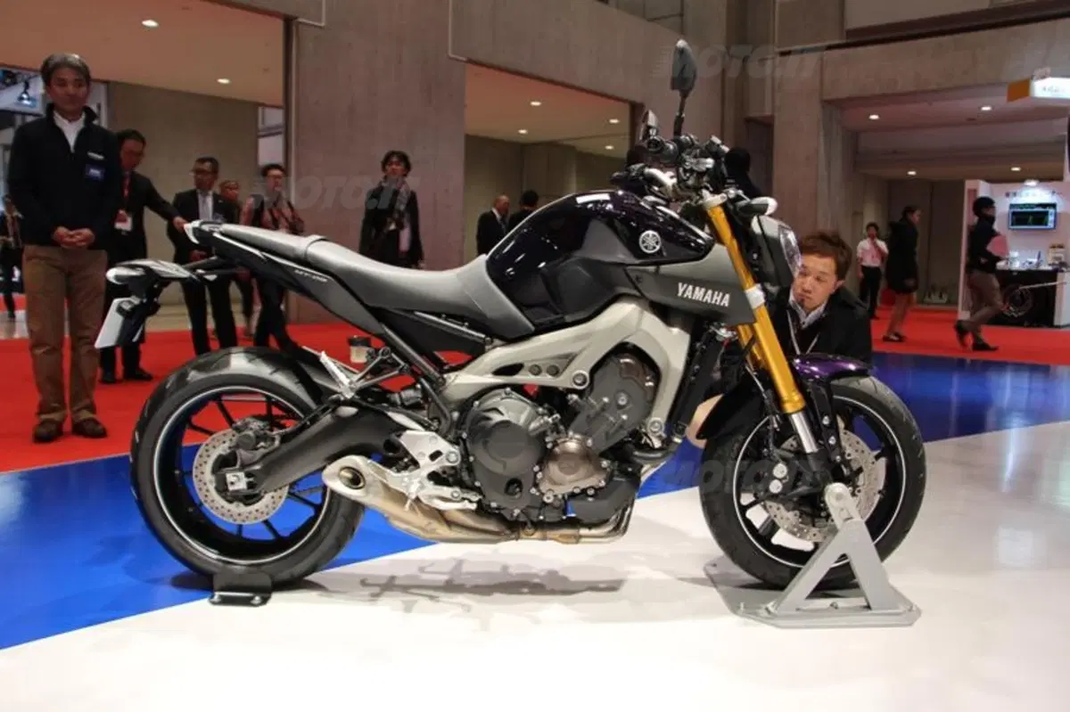 I concept Yamaha e la R25 debuttano al Salone di Tokyo (7)