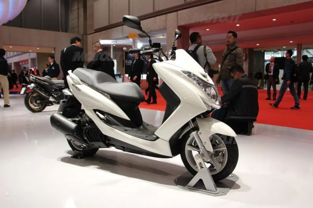 I concept Yamaha e la R25 debuttano al Salone di Tokyo (10)