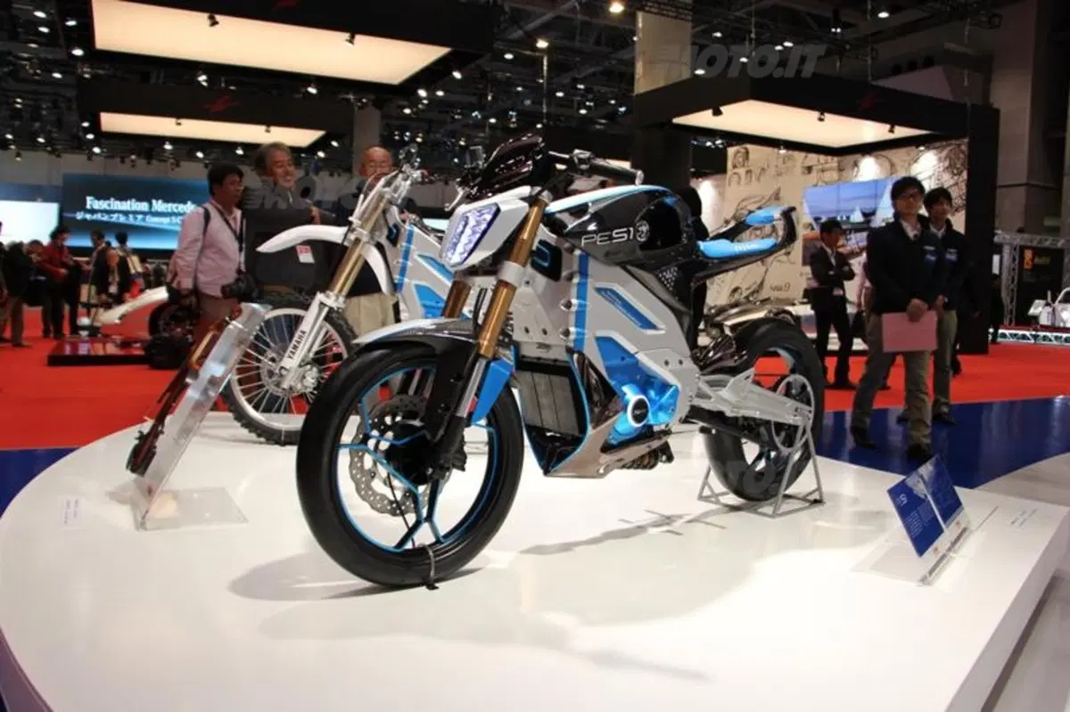 I concept Yamaha e la R25 debuttano al Salone di Tokyo (11)
