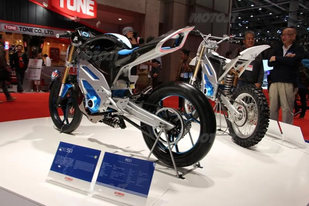 I concept Yamaha e la R25 debuttano al Salone di Tokyo (13)