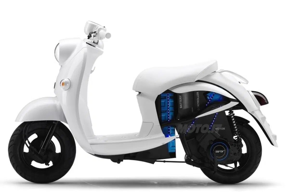 I concept Yamaha e la R25 debuttano al Salone di Tokyo (21)