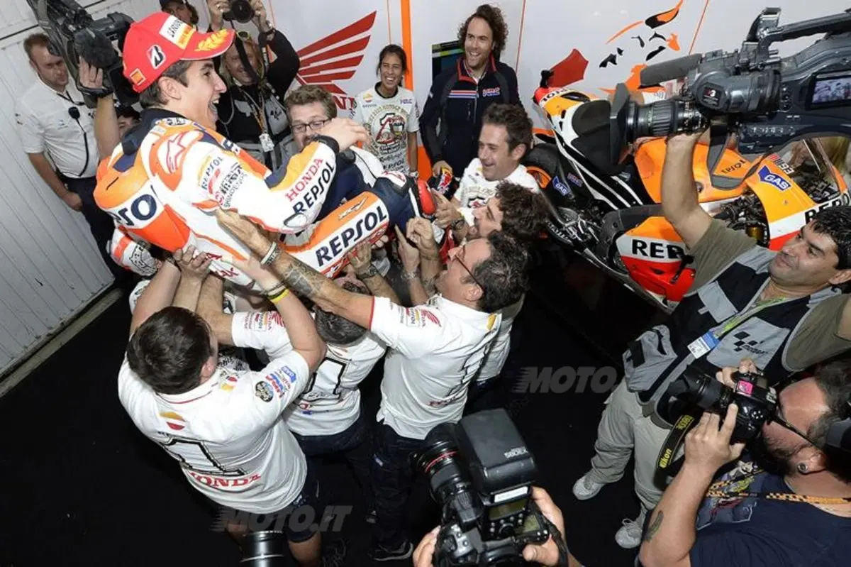Le foto più spettacolari del GP di Valencia (5)