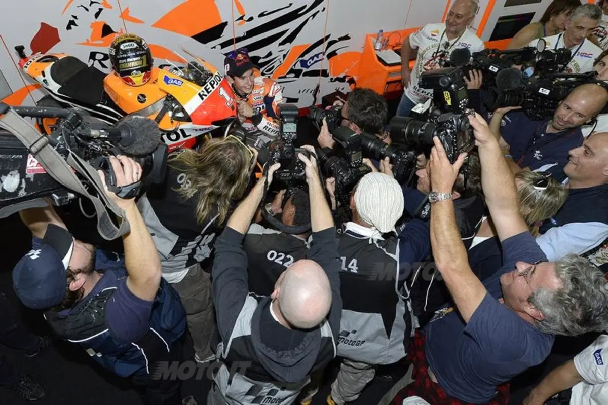 Le foto più spettacolari del GP di Valencia (7)