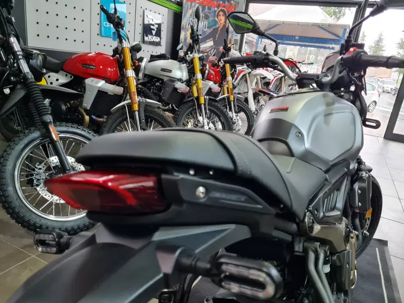 Voge Trofeo 300AC (2021 - 26) (5)