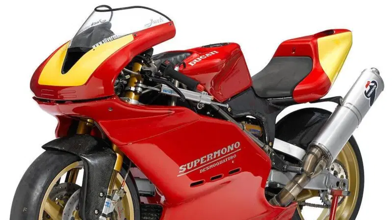 Pierre Terblanche ridisegna la Ducati Supermono