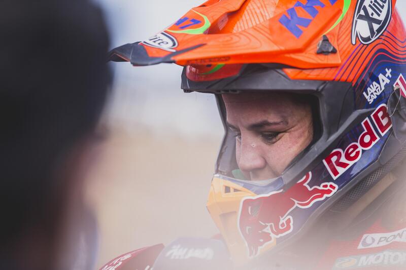 Dakar 2022. Laia-Sanz-Stop-Moto. Si passa al&hellip; volante