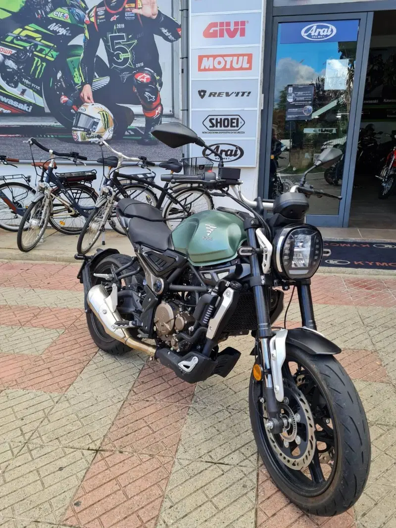Voge Trofeo 300AC (2021 - 26) (4)
