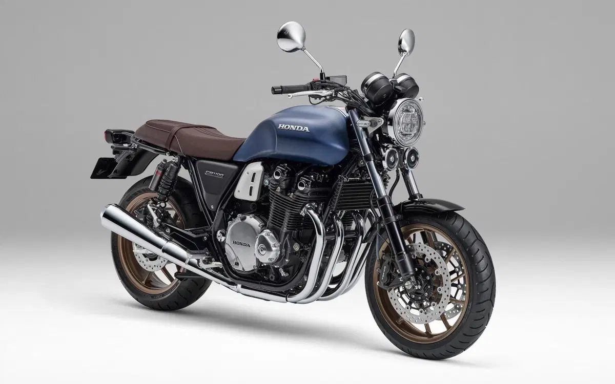 Honda CB1100, due nuove versioni "Final Edition" (3)