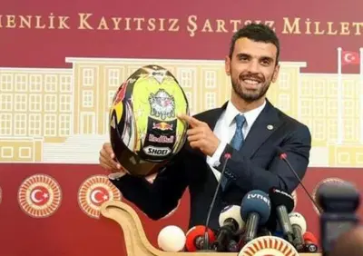 Kenan Sofuoglu: “Ingiusta la penalità a Deniz Oncu: l’aggressività in pista è necessaria”
