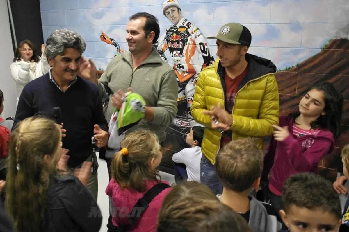 Tony Cairoli. Non solo piste e appuntamenti formali (9)