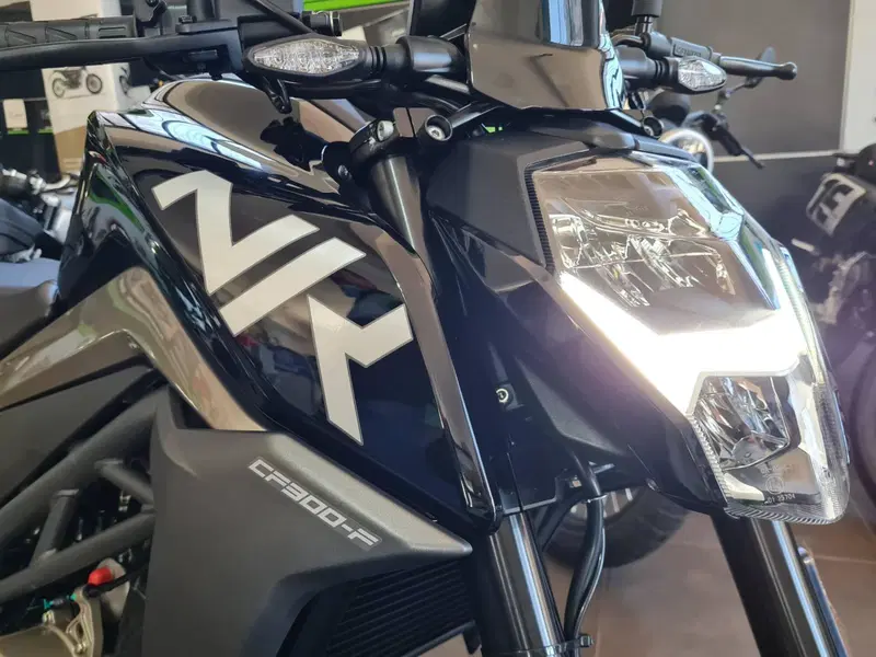 CFMOTO 300NK (2021 - 26) (2)