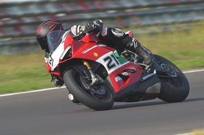 Ducati Panigale V2 Bayliss TEST. Replica d&#039;autore