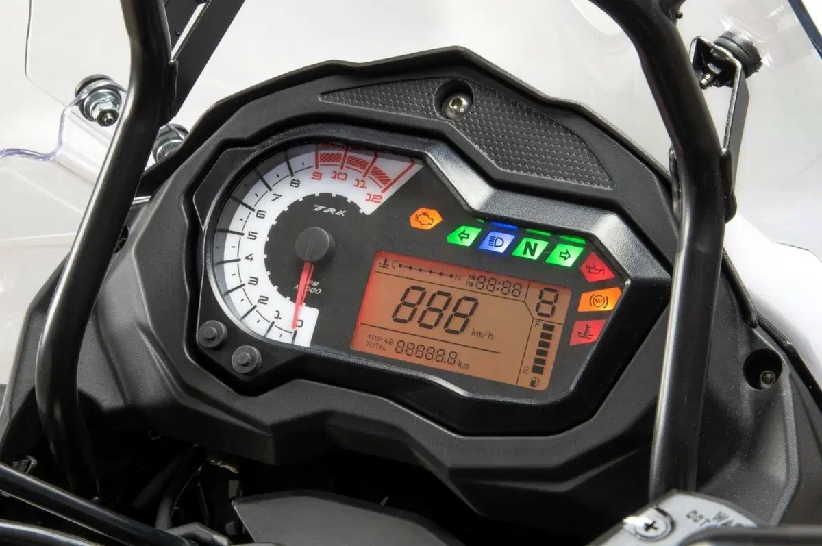 Benelli TRK 502 X. In vendita la versione 2021, dati  e prezzo (8)