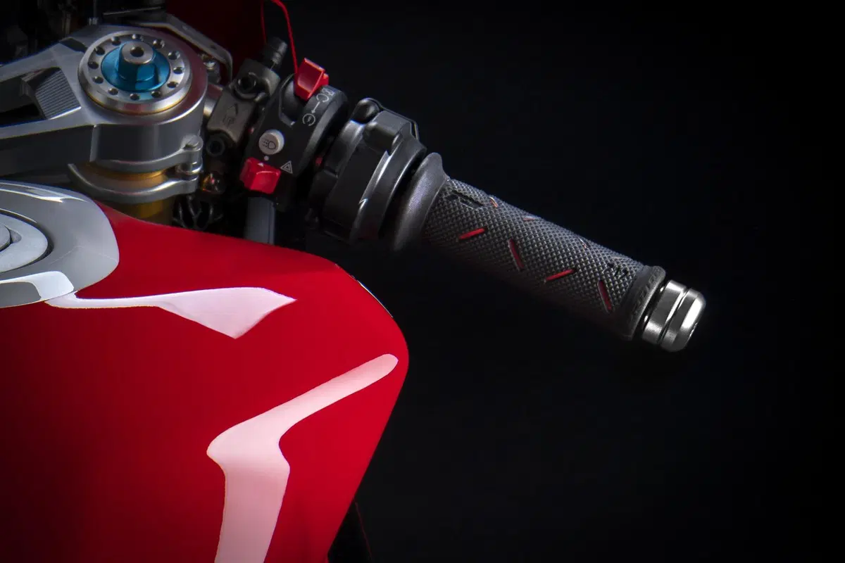Ducati Panigale V2 Bayliss TEST. Replica d'autore (3)