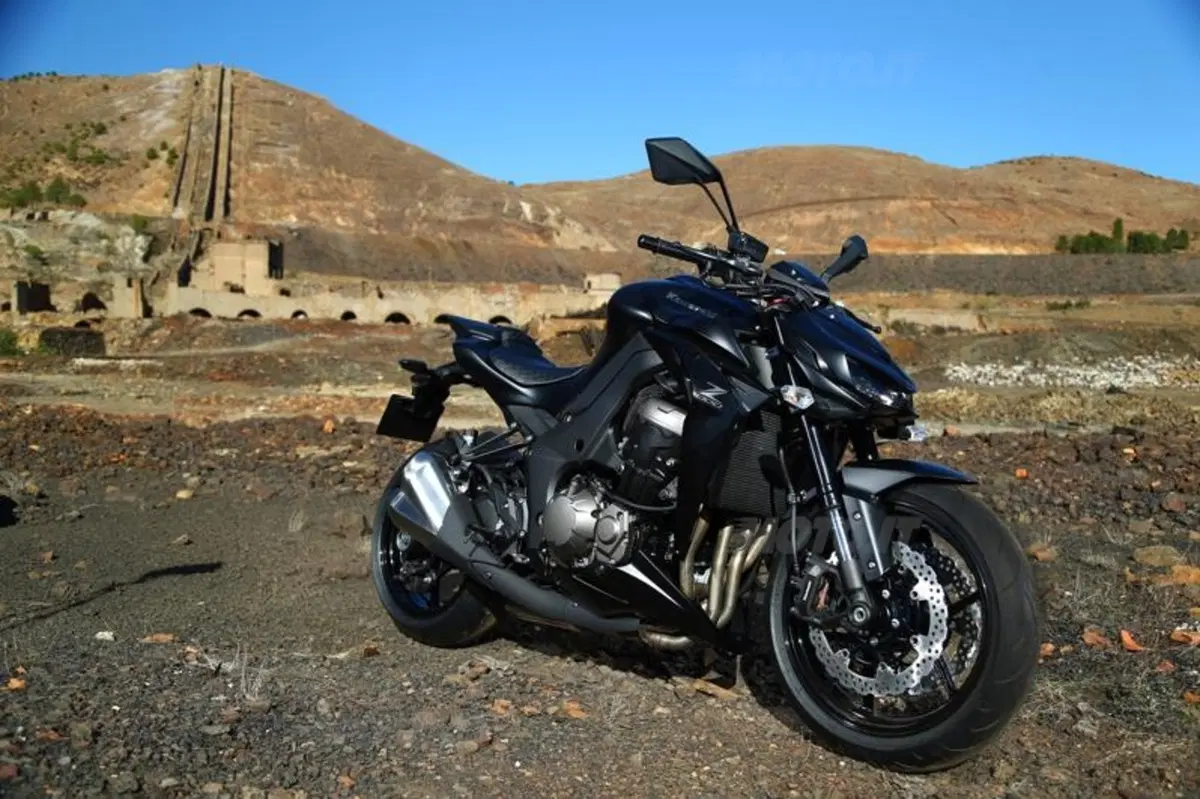 Kawasaki Z1000 2014  (25)