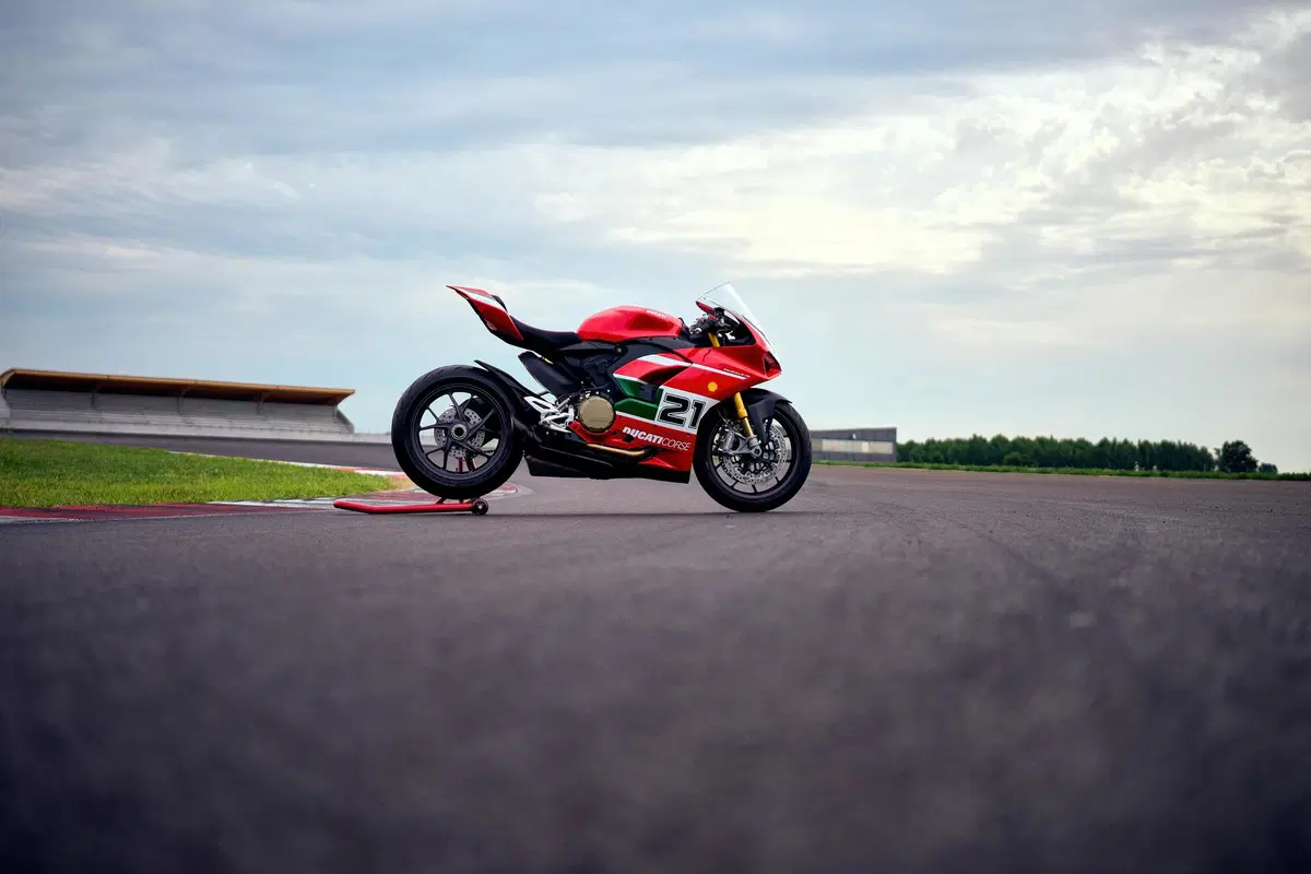 Ducati Panigale V2 Bayliss TEST. Replica d'autore (11)