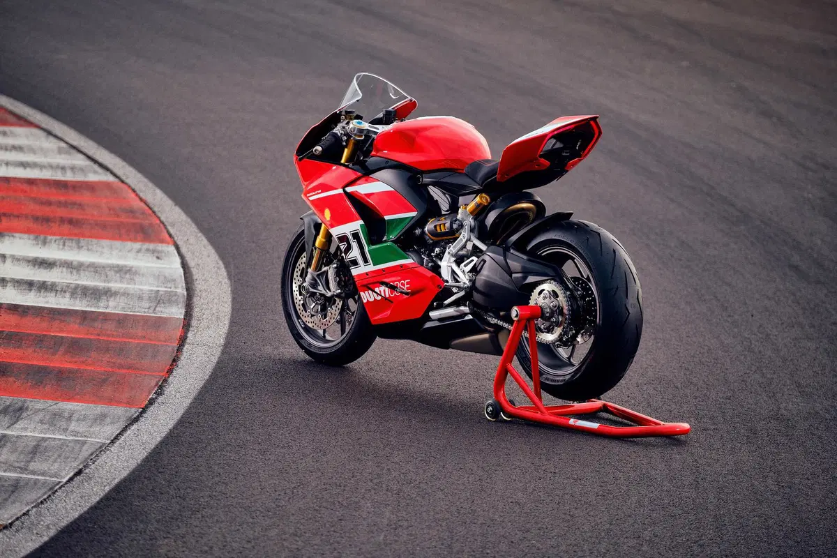 Ducati Panigale V2 Bayliss TEST. Replica d'autore (15)