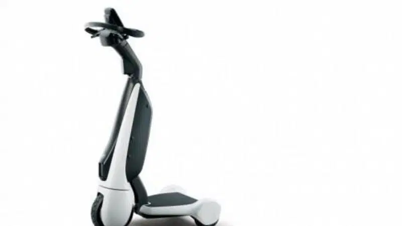 Toyota presenta il C+walk T, un nuovo veicolo di mobilit&agrave; individuale