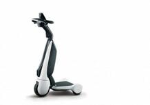 Toyota presenta il C+walk T, un nuovo veicolo di mobilità individuale