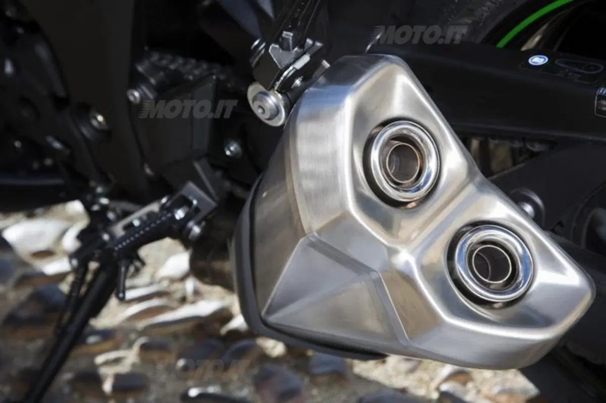 Kawasaki Z1000 2014  (39)