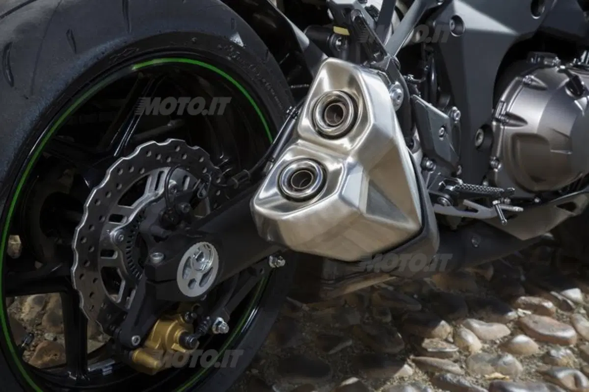 Kawasaki Z1000 2014  (43)