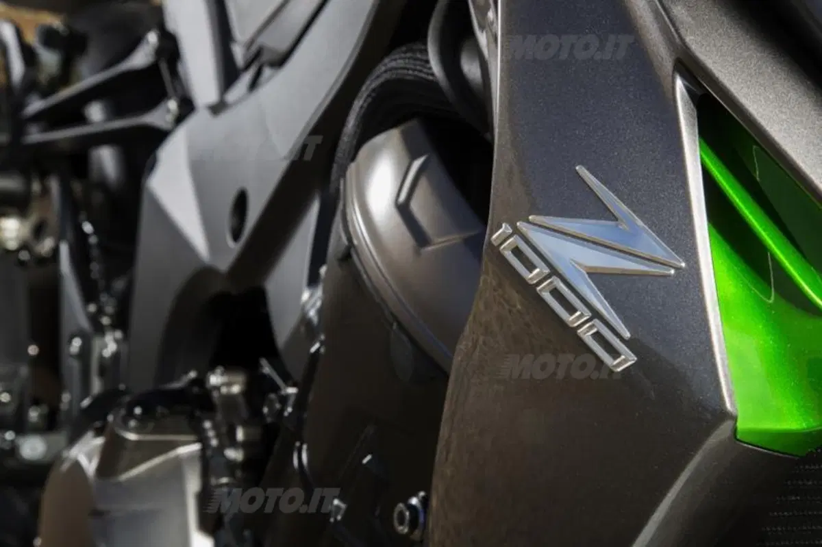 Kawasaki Z1000 2014  (46)