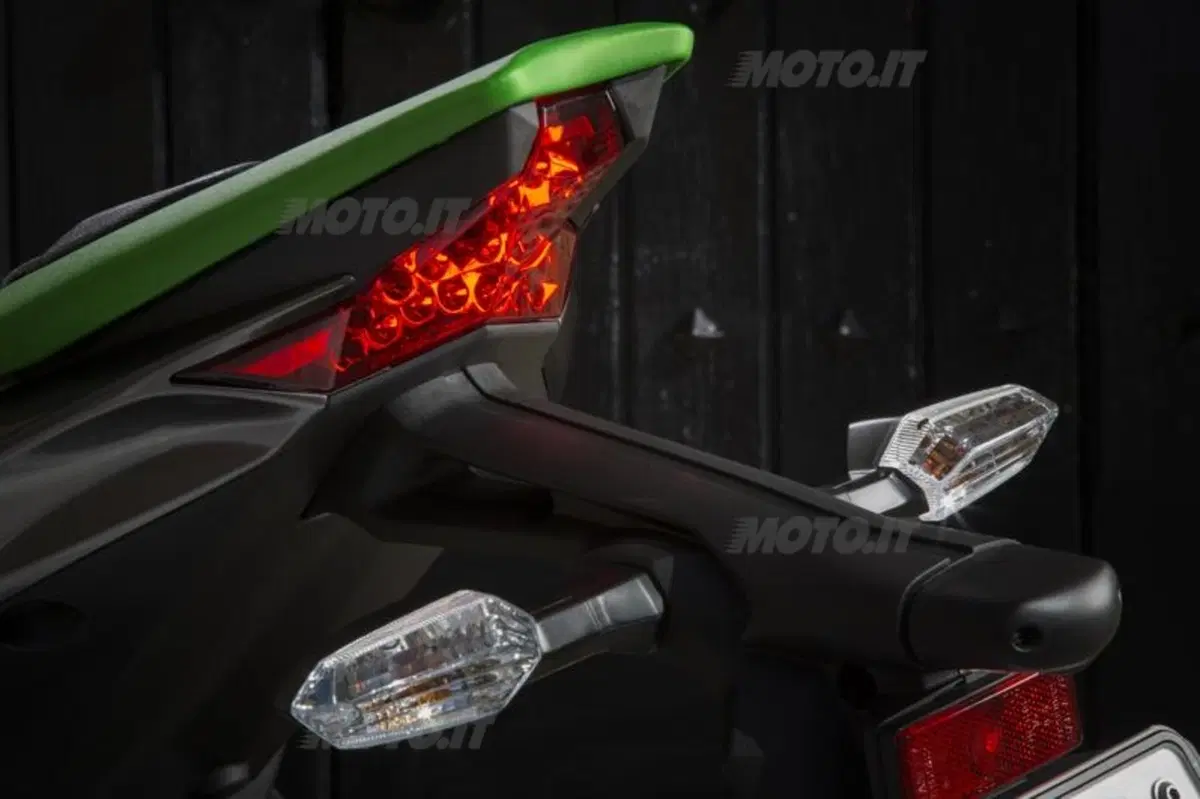 Kawasaki Z1000 2014  (51)
